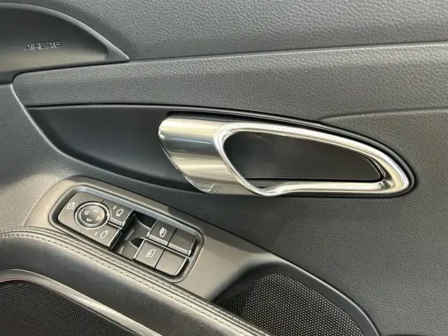 ポルシェ ９１１ カレラS 愛知県 2016(平28)年 3.1万km ジェットブラック スポーツクロノパッケージ/20インチカレラスポーツホイール（ブラック）/GTスポーツステアリング/PDLS/シートヒーター/電動格納ミラー/コーナーセンサー/Ａｐｐｌｅカープレイ/スポーツテールパイプ/HDDナビ/バックカメラ/ETC