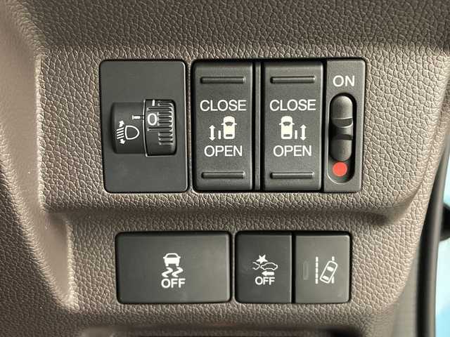 ホンダ フリード G ホンダセンシング 鹿児島県 2017(平29)年 4.9万km ブルーホライゾンM ホンダセンシング/純正ナビ/Bluetooth/CD/DVDプレイヤー/フルセグTV/バックカメラ/追従式クルーズコントロール/スマートキー/　（スペア１）/プッシュスタート/両側パワースライドドア/アイドリングストップ/レーンキープアシスト/新車保証書/取扱説明書