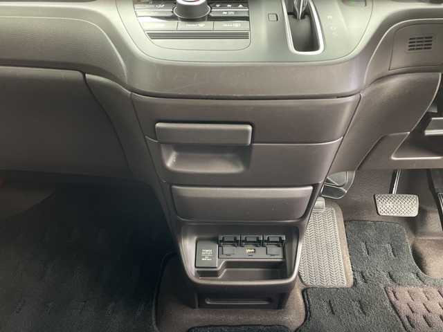 ホンダ フリード G ホンダセンシング 鹿児島県 2017(平29)年 4.9万km ブルーホライゾンM ホンダセンシング/純正ナビ/Bluetooth/CD/DVDプレイヤー/フルセグTV/バックカメラ/追従式クルーズコントロール/スマートキー/　（スペア１）/プッシュスタート/両側パワースライドドア/アイドリングストップ/レーンキープアシスト/新車保証書/取扱説明書