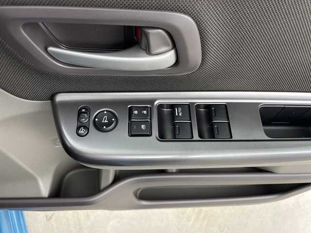 ホンダ フリード G ホンダセンシング 鹿児島県 2017(平29)年 4.9万km ブルーホライゾンM ホンダセンシング/純正ナビ/Bluetooth/CD/DVDプレイヤー/フルセグTV/バックカメラ/追従式クルーズコントロール/スマートキー/　（スペア１）/プッシュスタート/両側パワースライドドア/アイドリングストップ/レーンキープアシスト/新車保証書/取扱説明書