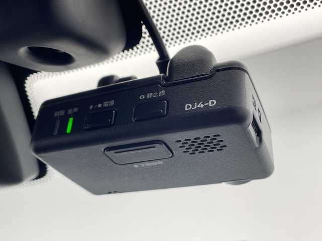 日産 エクストレイル ハイブリッド 20Xi 千葉県 2020(令2)年 7.2万km ブリリアントシルバー 純正9インチナビ/　CD/DVD/Bluetooth/フルセグTV/プロパイロット/レーダークルーズコントロール/レーンキープアシスト/衝突軽減ブレーキ/クリアランスソナー/アラウンドビューモニター/ブラインドスポットモニター/電動パーキング/オートホールド/シートヒーター/ハーフレザーシート/デジタルインナーミラー/パワーバックドア/ETC/前方ドラレコ/ヒーテッドミラー/LEDライト/フォグランプ/フロアマット/ドアバイザー