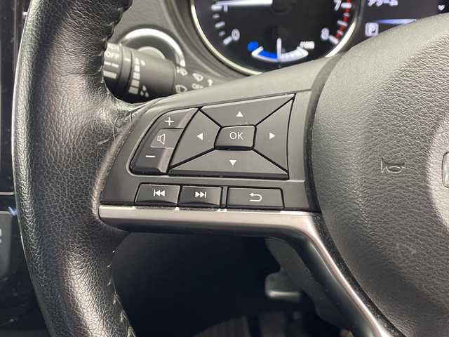 日産 エクストレイル ハイブリッド 20Xi 千葉県 2020(令2)年 7.2万km ブリリアントシルバー 純正9インチナビ/　CD/DVD/Bluetooth/フルセグTV/プロパイロット/レーダークルーズコントロール/レーンキープアシスト/衝突軽減ブレーキ/クリアランスソナー/アラウンドビューモニター/ブラインドスポットモニター/電動パーキング/オートホールド/シートヒーター/ハーフレザーシート/デジタルインナーミラー/パワーバックドア/ETC/前方ドラレコ/ヒーテッドミラー/LEDライト/フォグランプ/フロアマット/ドアバイザー