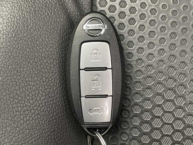 日産 エクストレイル ハイブリッド 20Xi 千葉県 2020(令2)年 7.2万km ブリリアントシルバー 純正9インチナビ/　CD/DVD/Bluetooth/フルセグTV/プロパイロット/レーダークルーズコントロール/レーンキープアシスト/衝突軽減ブレーキ/クリアランスソナー/アラウンドビューモニター/ブラインドスポットモニター/電動パーキング/オートホールド/シートヒーター/ハーフレザーシート/デジタルインナーミラー/パワーバックドア/ETC/前方ドラレコ/ヒーテッドミラー/LEDライト/フォグランプ/フロアマット/ドアバイザー