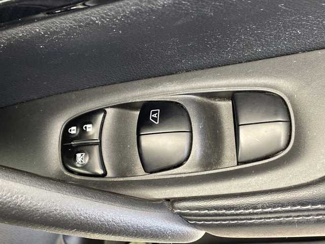 日産 エクストレイル ハイブリッド 20Xi 千葉県 2020(令2)年 7.2万km ブリリアントシルバー 純正9インチナビ/　CD/DVD/Bluetooth/フルセグTV/プロパイロット/レーダークルーズコントロール/レーンキープアシスト/衝突軽減ブレーキ/クリアランスソナー/アラウンドビューモニター/ブラインドスポットモニター/電動パーキング/オートホールド/シートヒーター/ハーフレザーシート/デジタルインナーミラー/パワーバックドア/ETC/前方ドラレコ/ヒーテッドミラー/LEDライト/フォグランプ/フロアマット/ドアバイザー