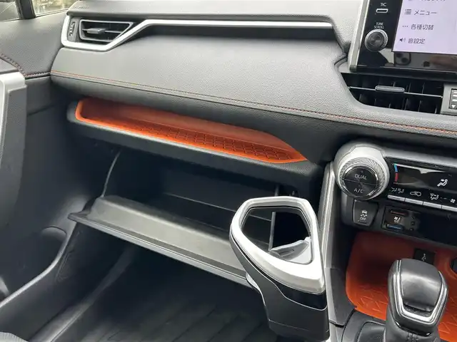 トヨタ ＲＡＶ４ アドベンチャー 埼玉県 2022(令4)年 2.6万km アティチュードブラックマイカ ワンオーナー/純正ディスプレイオーディオ（ナビ付）/トヨタセーフティセンス/・プリクラッシュセーフティ/・レーントレーシングアシスト/・オートマチックハイビーム/・ロードサインアシスト/・レーダークルーズコントロール/・先行車発信告知機能/パーキングサポートブレーキ/ドライブモードセレクトスイッチ/電子パーキングブレーキ/オートホールド/デジタルインナーミラー/運転席パワーシート/前席エアシート/フルフラットシート/ステアリングヒーター/ドライビングポジションメモリー/DAC/マルチトレインセレクト/ダウンヒルアシストコントロール