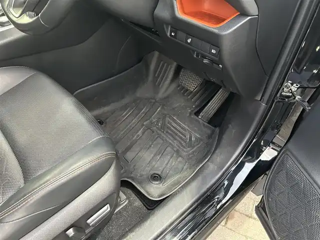 トヨタ ＲＡＶ４ アドベンチャー 埼玉県 2022(令4)年 2.6万km アティチュードブラックマイカ ワンオーナー/純正ディスプレイオーディオ（ナビ付）/トヨタセーフティセンス/・プリクラッシュセーフティ/・レーントレーシングアシスト/・オートマチックハイビーム/・ロードサインアシスト/・レーダークルーズコントロール/・先行車発信告知機能/パーキングサポートブレーキ/ドライブモードセレクトスイッチ/電子パーキングブレーキ/オートホールド/デジタルインナーミラー/運転席パワーシート/前席エアシート/フルフラットシート/ステアリングヒーター/ドライビングポジションメモリー/DAC/マルチトレインセレクト/ダウンヒルアシストコントロール