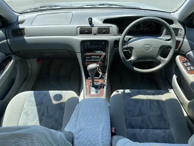 トヨタ カムリ グラシア 2．2 福島県 1997(平9)年 6万km シルバーM 純正オーディオ/電動格納ミラー/純正フロアマット/オートライト/オートエアコン/純正アルミ/取り扱い説明書/保証書