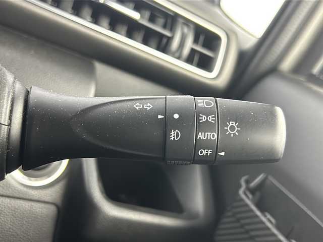 スズキ ワゴンＲ スティングレー HYBRID X リミテッド 愛知県 2019(令1)年 4.2万km スチールシルバーM 8インチナビ/（CD/DVD/Bluetooth/フルセグTV）/全方位カメラ/衝突軽減ブレーキ/レーンキープアシスト/オートマチックハイビーム/ヘッドアップディスプレイ/ETC/シートヒーター/LEDヘッドライト/純正フロアマット/アイドリングストップ/シートカバー/社外15インチアルミホイール