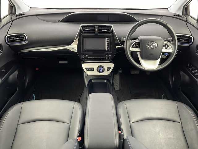 トヨタ プリウス S ツーリングセレクション 新潟県 2016(平28)年 2.9万km エモーショナルレッド 純正SDナビ（型式：NSCP-W64）/・AM/FM/CD/Bluetooth/ワンセグ/トヨタセーフティセンス/衝突被害軽減システム/バックモニター/ETC/純正フロアマット/前席シートヒーター/純正LEDヘッドライト/オートライト/オートマチックハイビーム/ABS/横滑り防止機能/盗難防止装置