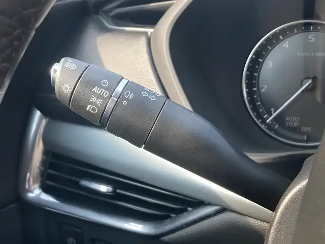 キャデラック ＸＴ４ プレミアム 熊本県 2022(令4)年 1.7万km 紺 ・スマートキー/・プッシュスタート/・前面衝突警告ブレーキ/・前後歩行者検知/・レーンキープアシスト/・リアクロストラフィックアラート/・オートハイビーム/・クルーズコントロール(追従式)/・黒革シート/・前席パワーシート/・全席シートヒーター /・ハンドルヒーター /・純正ディスプレイオーディオ/　【Bluetooth・USB・AppleCarPlay・AndroidAuto】/・BOSEサウンドシステム/・全方位カメラ/・ETC/・パワーバックドア/・LEDヘッドランプ/・純正マット