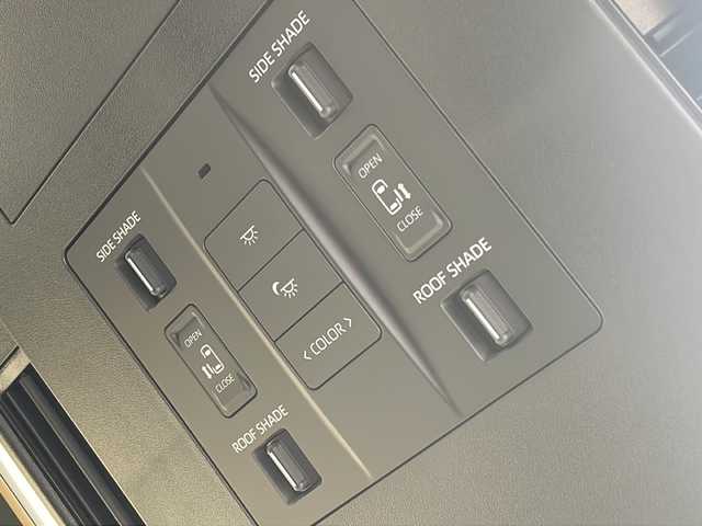 トヨタ アルファード Z 千葉県 2024(令6)年 0.6万km プラチナホワイトパールマイカ 1オーナー パノラマルーフ フリップダウンモニター 皮 ナビ フルセグ 全方位カメラ BT 1列目2列目温冷シート/パワーシート 電動リアドア 両側パワスラ 置くだけ充電 ETC ドラレコ HDMI