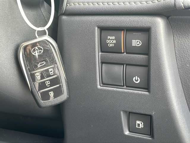 トヨタ アルファード Z 千葉県 2024(令6)年 0.6万km プラチナホワイトパールマイカ 1オーナー パノラマルーフ フリップダウンモニター 皮 ナビ フルセグ 全方位カメラ BT 1列目2列目温冷シート/パワーシート 電動リアドア 両側パワスラ 置くだけ充電 ETC ドラレコ HDMI