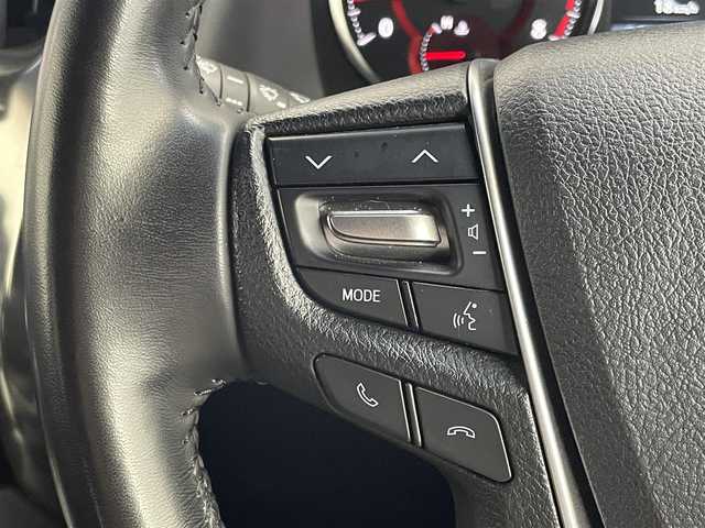 トヨタ ヴェルファイア Z ゴールデンアイズ 埼玉県 2020(令2)年 1.5万km バーニングブラッククリスタルシャインガラスフレーク 純正９インチナビ　フリップダウンモニター　バックカメラ　ビルトインＥＴＣ２．０　三眼ＬＥＤ　セーフティセンス　レーダークルーズコントロール　純正アルミホイール　オートライト　ハーフレザー　地デジＴＶ