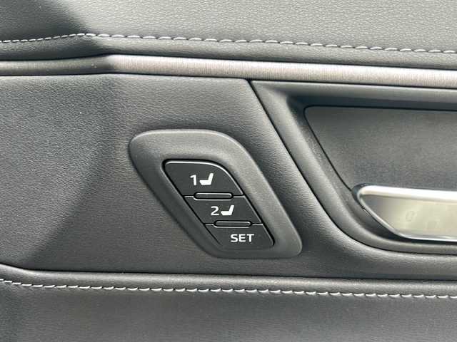 トヨタ ハリアー Z レザーパッケージ 埼玉県 2021(令3)年 4万km ホワイトパールクリスタルシャイン ワンオーナー　/モデリスタエアロ(F/S/R)　/ＪＢＬサウンド　/純正ナビ　/フルセグ/BT/USB/AUX/FM/AM/Miracast/デジタルインナーミラー　/ビルトインＥＴＣ2.0/前席パワーシート　/前席シートヒーター　/前席エアーシート　/運転席メモリーシート/パワーバックドア　/ＡＣＣ/オートライト/オートハイビーム/ステアリングスイッチ/バックカメラ/サイドカメラ/横滑り防止/ハンドルヒーター/PCS/BSM/クリアランスソナー/RCTA/LTA/スマートキー２本　/保証書　/取扱説明書