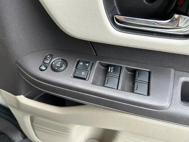 ホンダ Ｎ ＢＯＸ G L ターボ ホンダセンシング 東京都 2020(令2)年 6.6万km プラチナホワイトパール 純正8インチプレミアムインターナビ/　フルセグTV/DVD/CD/Bluetooth/バックカメラ/両側パワースライドドア/衝突軽減ブレーキ/誤発進抑制/後方誤発進抑制/前後ドライブレコーダー/アダプティブクルーズコントロール/オートハイビーム/LEDヘッドライト/オートライト/パドルシフト/ステアリングスイッチ/革巻きステアリング/プッシュスタート/スマートキー×2/電動オート格納ミラー/ウインカーミラー/純正フロアマット/ドアバイザー/保証書/取扱説明書