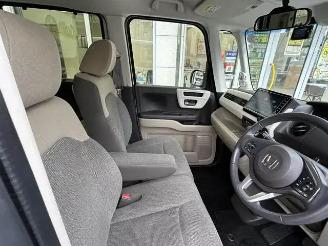 ホンダ Ｎ ＢＯＸ G L ターボ ホンダセンシング 東京都 2020(令2)年 6.6万km プラチナホワイトパール 純正8インチプレミアムインターナビ/　フルセグTV/DVD/CD/Bluetooth/バックカメラ/両側パワースライドドア/衝突軽減ブレーキ/誤発進抑制/後方誤発進抑制/前後ドライブレコーダー/アダプティブクルーズコントロール/オートハイビーム/LEDヘッドライト/オートライト/パドルシフト/ステアリングスイッチ/革巻きステアリング/プッシュスタート/スマートキー×2/電動オート格納ミラー/ウインカーミラー/純正フロアマット/ドアバイザー/保証書/取扱説明書