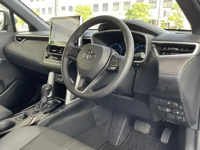 トヨタ カローラ クロス ハイブリッド Z 岡山県 2025(令7)年 1.6万km マッシブグレー 登録時走行距離15904km/Toyota Safety sense/・プリクラッシュセーフティ/・レーンディパーチャーアラート/・レーダークルーズコントロール/・レーントレーシングアシスト/純正HDDナビ/(AM/FM/TV/BT/AppleCarplay)/全方位カメラ/電動リアゲート/ビルトインETC/パワーシート/シートヒーター/オートマチックハイビーム/ルーフレール/プッシュスタート/スマートキー/スペアキー/純正１８インチアルミホイール