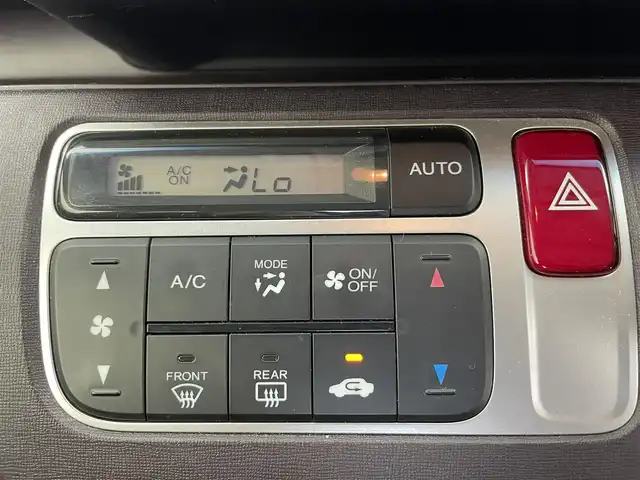 ホンダ Ｎ ＯＮＥ プレミアム Lパッケージ 富山県 2013(平25)年 8.1万km クリスタルブラックパール 社外ナビ（AM/FM/CD/SD/AUX/USB/BT）/ワンセグTV/バックカメラ/横滑り防止装置/ABS/オートライト/スマートキー×２/プッシュスタート/アイドリングストップ/電動格納ミラー/ドアバイザー/純正フロアマット/純正14インチAW
