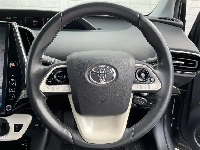 トヨタ プリウス ＰＨＶ A レザーパッケージ 愛知県 2017(平29)年 7.3万km グレーメタリック RACING GEAR ダウンサス(純正スプリングあり)/純正SDメモリーナビ/バックカメラ/フルセグTV/ETC2.0/Bluetooth/USB/AUX接続/レーダークルーズコントロール/パーキングアシスト/パワーシート(D)/本革シート/シートヒーター(D/N)/ステアリングヒーター/純正フロアマット/純正15インチアルミホイール(ホイールキャップあり)/LEDヘッドライト/オートマチックハイビーム/コーナーセンサー/横滑り防止装置/衝突軽減ブレーキ/レーンキープアシスト/ブラインドスポットモニター