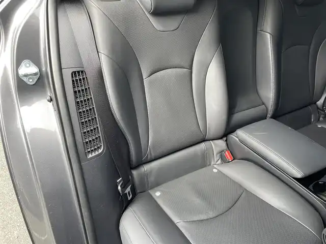トヨタ プリウス ＰＨＶ A レザーパッケージ 愛知県 2017(平29)年 7.3万km グレーメタリック RACING GEAR ダウンサス(純正スプリングあり)/純正SDメモリーナビ/バックカメラ/フルセグTV/ETC2.0/Bluetooth/USB/AUX接続/レーダークルーズコントロール/パーキングアシスト/パワーシート(D)/本革シート/シートヒーター(D/N)/ステアリングヒーター/純正フロアマット/純正15インチアルミホイール(ホイールキャップあり)/LEDヘッドライト/オートマチックハイビーム/コーナーセンサー/横滑り防止装置/衝突軽減ブレーキ/レーンキープアシスト/ブラインドスポットモニター