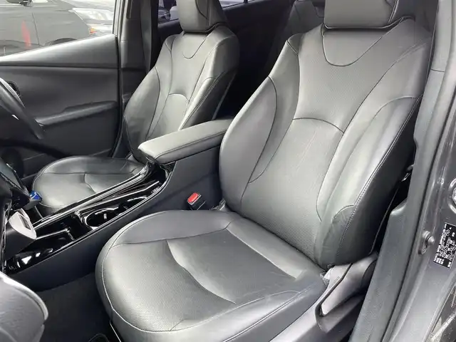 トヨタ プリウス ＰＨＶ A レザーパッケージ 愛知県 2017(平29)年 7.3万km グレーメタリック RACING GEAR ダウンサス(純正スプリングあり)/純正SDメモリーナビ/バックカメラ/フルセグTV/ETC2.0/Bluetooth/USB/AUX接続/レーダークルーズコントロール/パーキングアシスト/パワーシート(D)/本革シート/シートヒーター(D/N)/ステアリングヒーター/純正フロアマット/純正15インチアルミホイール(ホイールキャップあり)/LEDヘッドライト/オートマチックハイビーム/コーナーセンサー/横滑り防止装置/衝突軽減ブレーキ/レーンキープアシスト/ブラインドスポットモニター
