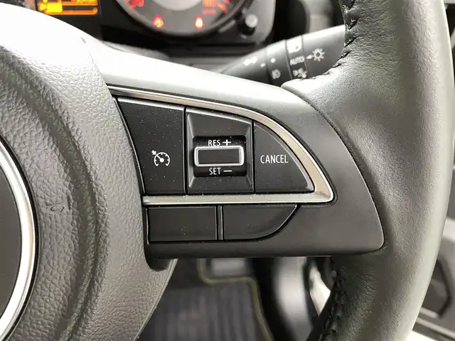 スズキ ジムニー シエラ JC 福井県 2024(令6)年 0.8万km ブルーイッシュブラックパール3 ＫＥＮＷＯＯＤ製８型ナビ/純正１５インチアルミホイール/社外ＥＴＣ/純正ＬＥＤヘッドライト/純正フロントフォグライト/シートヒーター/クルーズコントロール/ダウンヒルアシスト/センターデフロック