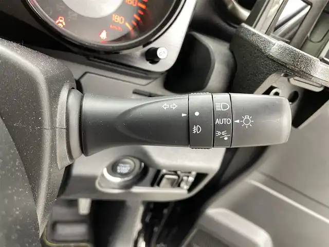 スズキ ジムニー シエラ JC 福井県 2024(令6)年 0.8万km ブルーイッシュブラックパール3 ＫＥＮＷＯＯＤ製８型ナビ/純正１５インチアルミホイール/社外ＥＴＣ/純正ＬＥＤヘッドライト/純正フロントフォグライト/シートヒーター/クルーズコントロール/ダウンヒルアシスト/センターデフロック