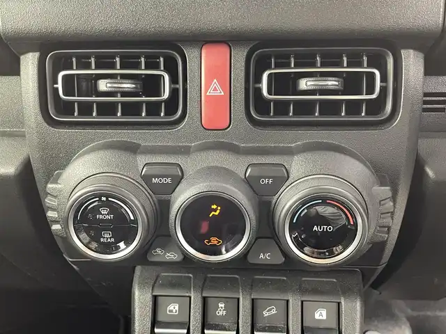 スズキ ジムニー シエラ JC 福井県 2024(令6)年 0.8万km ブルーイッシュブラックパール3 ＫＥＮＷＯＯＤ製８型ナビ/純正１５インチアルミホイール/社外ＥＴＣ/純正ＬＥＤヘッドライト/純正フロントフォグライト/シートヒーター/クルーズコントロール/ダウンヒルアシスト/センターデフロック