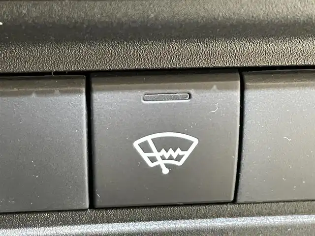 トヨタ ヤリス ハイブリッド G 岩手県 2023(令5)年 1.8万km ブラック/アバンギャルドブロンズメタリック ４WD/寒冷地仕様/ウインドシールドデアイサー/PTCヒーター/リヤヒーターダクト/トヨタセーフティセンス/プリクラッシュセーフティ/レーダークルーズコントロール/レーントレーシングアシスト/ロードサインアシスト/オートマチックハイビーム/先行車発進告知機能/横滑り防止装置/純正ディスプレイオーディオ/ナビキット/AppleCarPlay・AndroidAuto/バックカメラ/ETC/ステアリングスイッチ/ヘッドライトレベライザー/フォグランプ/純正１５インチアルミホイール