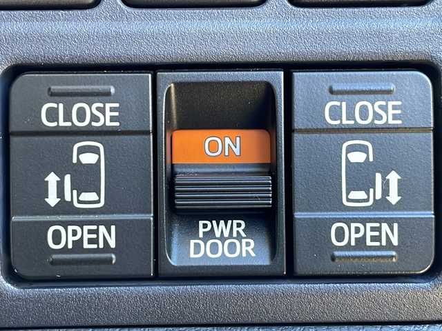 トヨタ ノア Si 岩手県 2015(平27)年 10万km ボルドーマイカメタリック 寒冷地仕様 モデリスタエアロ 純正8型ナビ バックC フルセグ Bluetooth 両側電動スライドドア ドラレコ ステアスイッチ ビルドインETC オートLEDライト フォグランプ 純正16AW  スマートキー