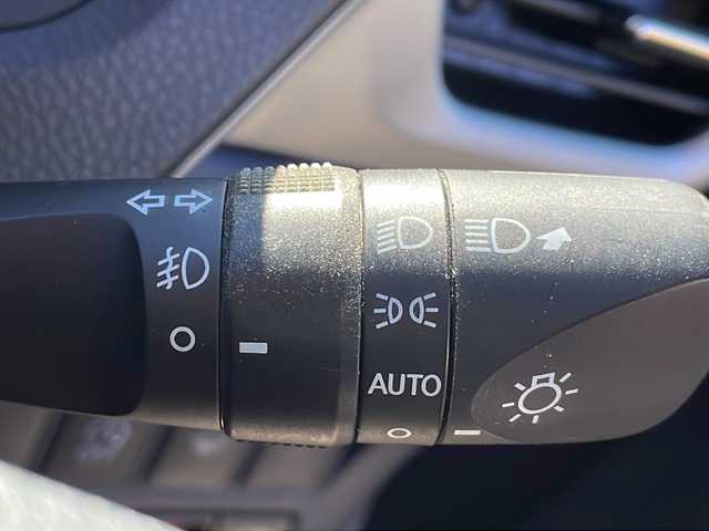 トヨタ ノア Si 岩手県 2015(平27)年 10万km ボルドーマイカメタリック 寒冷地仕様 モデリスタエアロ 純正8型ナビ バックC フルセグ Bluetooth 両側電動スライドドア ドラレコ ステアスイッチ ビルドインETC オートLEDライト フォグランプ 純正16AW  スマートキー