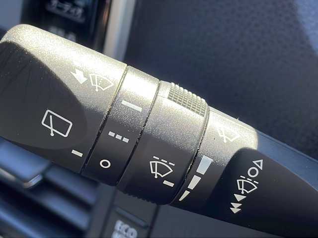 トヨタ ノア Si 岩手県 2015(平27)年 10万km ボルドーマイカメタリック 寒冷地仕様 モデリスタエアロ 純正8型ナビ バックC フルセグ Bluetooth 両側電動スライドドア ドラレコ ステアスイッチ ビルドインETC オートLEDライト フォグランプ 純正16AW  スマートキー