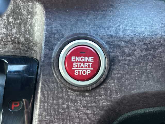 ホンダ Ｎ ＯＮＥ プレミアム SSパッケージ 神奈川県 2015(平27)年 6万km 赤 赤/黒ツートーン　/CTBA(シティブレーキアシストシステム)　/純正ナビTV　/(Bluetooh/DVD)/シートヒーター　/ディスチャージヘッドライト　/バックカメラ/ドライブレコーダー/（コムテックHDR002)/オートリトラミラー/スマートキー