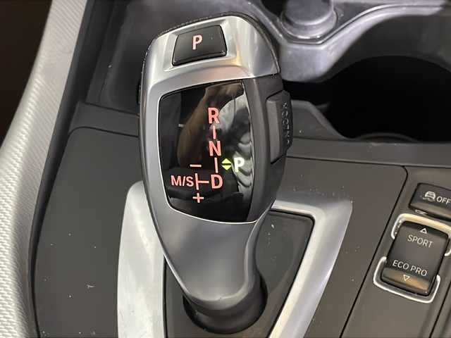 ＢＭＷ １１６ｉ Mスポーツ 沖縄県 2014(平26)年 4.3万km エストリル・ブルー 禁煙車/純正ナビ/・CD／DVD／Bluetooth/バックカメラ/コーナーセンサー/クルーズコントロール/ターボ/ETC/アイドリングストップ/プッシュスタート/純正18インチアルミ/取扱説明書/保証書