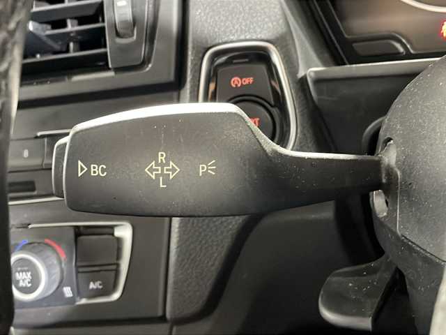 ＢＭＷ １１６ｉ Mスポーツ 沖縄県 2014(平26)年 4.3万km エストリル・ブルー 禁煙車/純正ナビ/・CD／DVD／Bluetooth/バックカメラ/コーナーセンサー/クルーズコントロール/ターボ/ETC/アイドリングストップ/プッシュスタート/純正18インチアルミ/取扱説明書/保証書