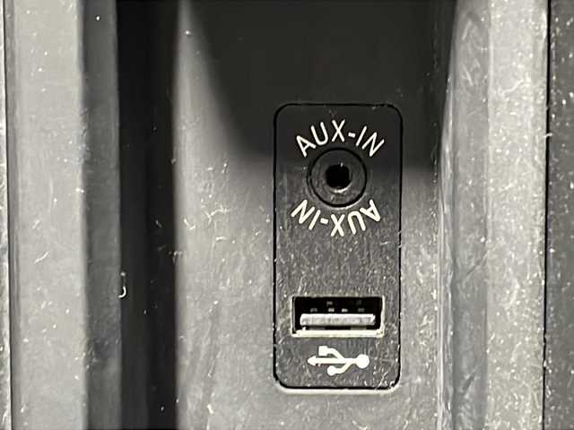 ＢＭＷ １１６ｉ Mスポーツ 沖縄県 2014(平26)年 4.3万km エストリル・ブルー 禁煙車/純正ナビ/・CD／DVD／Bluetooth/バックカメラ/コーナーセンサー/クルーズコントロール/ターボ/ETC/アイドリングストップ/プッシュスタート/純正18インチアルミ/取扱説明書/保証書