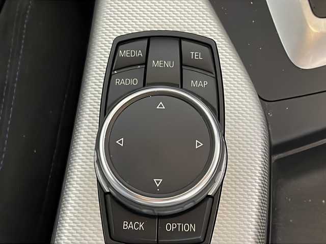 ＢＭＷ １１６ｉ Mスポーツ 沖縄県 2014(平26)年 4.3万km エストリル・ブルー 禁煙車/純正ナビ/・CD／DVD／Bluetooth/バックカメラ/コーナーセンサー/クルーズコントロール/ターボ/ETC/アイドリングストップ/プッシュスタート/純正18インチアルミ/取扱説明書/保証書