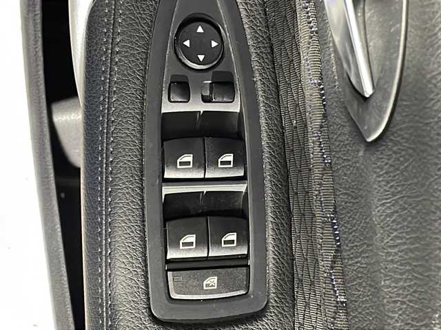 ＢＭＷ １１６ｉ Mスポーツ 沖縄県 2014(平26)年 4.3万km エストリル・ブルー 禁煙車/純正ナビ/・CD／DVD／Bluetooth/バックカメラ/コーナーセンサー/クルーズコントロール/ターボ/ETC/アイドリングストップ/プッシュスタート/純正18インチアルミ/取扱説明書/保証書