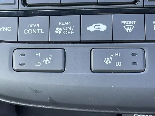 ホンダ ステップワゴン 東京都 2022(令4)年 1.9万km プラチナホワイトパール 純正ナビ　/フルセグ　/ＣＤ　/ＤＶＤ　/Ｂｌｕｅｔｏｏｔｈ　/バックカメラ　/ドラレコ　/両側電動スライドドア　/追従型クルコン　　/シートヒーター　/ドアバイザー　/ＥＴＣ２．０　/純正フロアマット　/衝突被害軽減システム/横滑り防止装置/レーンアシスト