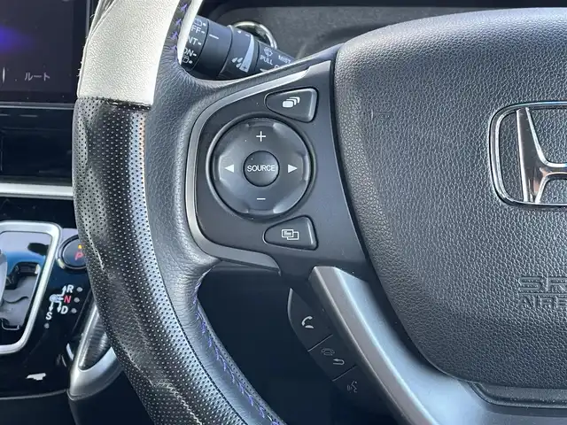 ホンダ ステップワゴン 東京都 2022(令4)年 1.9万km プラチナホワイトパール 純正ナビ　/フルセグ　/ＣＤ　/ＤＶＤ　/Ｂｌｕｅｔｏｏｔｈ　/バックカメラ　/ドラレコ　/両側電動スライドドア　/追従型クルコン　　/シートヒーター　/ドアバイザー　/ＥＴＣ２．０　/純正フロアマット　/衝突被害軽減システム/横滑り防止装置/レーンアシスト