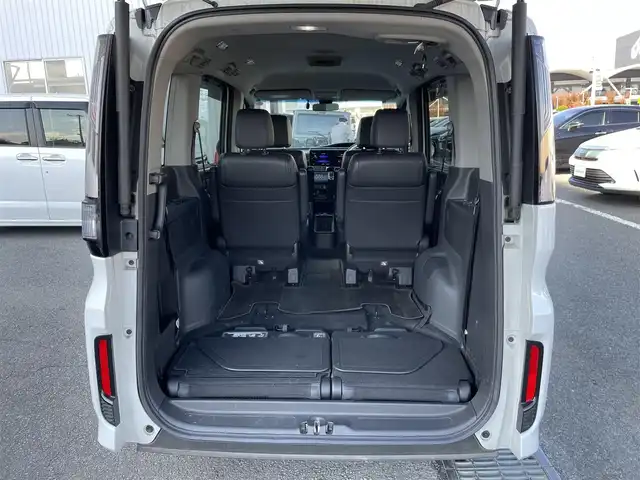 ホンダ ステップワゴン 東京都 2022(令4)年 1.9万km プラチナホワイトパール 純正ナビ　/フルセグ　/ＣＤ　/ＤＶＤ　/Ｂｌｕｅｔｏｏｔｈ　/バックカメラ　/ドラレコ　/両側電動スライドドア　/追従型クルコン　　/シートヒーター　/ドアバイザー　/ＥＴＣ２．０　/純正フロアマット　/衝突被害軽減システム/横滑り防止装置/レーンアシスト