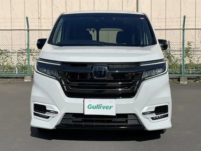 ホンダ ステップワゴン 東京都 2022(令4)年 1.9万km プラチナホワイトパール 純正ナビ　/フルセグ　/ＣＤ　/ＤＶＤ　/Ｂｌｕｅｔｏｏｔｈ　/バックカメラ　/ドラレコ　/両側電動スライドドア　/追従型クルコン　　/シートヒーター　/ドアバイザー　/ＥＴＣ２．０　/純正フロアマット　/衝突被害軽減システム/横滑り防止装置/レーンアシスト