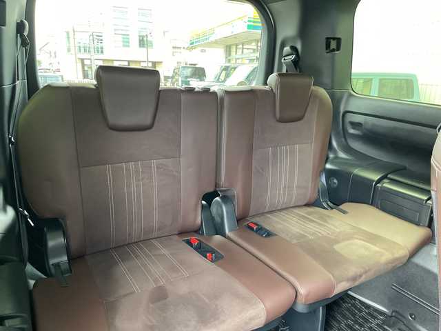 トヨタ エスクァイア ハイブリッド Gi プレミアムパッケージ 神奈川県 2018(平30)年 6.8万km アバンギャルドブロンズメタリック 純正ナビ/AM/FM/DVD/CD/Bluetooth接続/HDMI接続/USB接続/フルセグTV/純正フリップダウンモニター/クルーズコントロール/両側パワースライドドア/前席シートヒーター/ビルトインETC/前方ドライブレコーダー/フロント＋バックカメラ/トヨタセーフティーセンス/LEDライト/オートライト