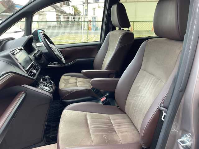 トヨタ エスクァイア ハイブリッド Gi プレミアムパッケージ 神奈川県 2018(平30)年 6.8万km アバンギャルドブロンズメタリック 純正ナビ/AM/FM/DVD/CD/Bluetooth接続/HDMI接続/USB接続/フルセグTV/純正フリップダウンモニター/クルーズコントロール/両側パワースライドドア/前席シートヒーター/ビルトインETC/前方ドライブレコーダー/フロント＋バックカメラ/トヨタセーフティーセンス/LEDライト/オートライト