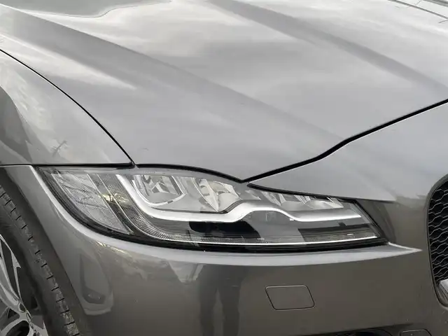 ジャガー Ｆペース R－スポーツ 福岡県 2018(平30)年 4.2万km ガンＭ 純正ナビ(フルセグTV/CD/DVD/BT)/サンルーフ/全方位カメラ/パドルシフト/クルーズコントロール/電動リアゲート/シートヒーター/２列目シートヒーター/前後ドラレコ/ハンドルヒーター/アイドリングストップ/プッシュスタート