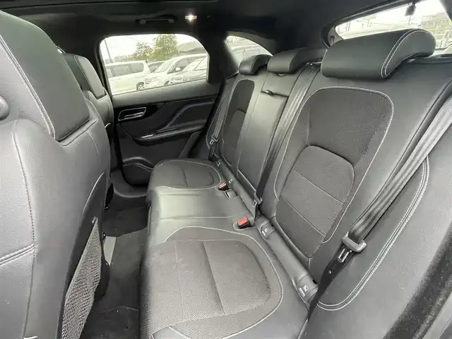 ジャガー Ｆペース R－スポーツ 福岡県 2018(平30)年 4.2万km ガンＭ 純正ナビ(フルセグTV/CD/DVD/BT)/サンルーフ/全方位カメラ/パドルシフト/クルーズコントロール/電動リアゲート/シートヒーター/２列目シートヒーター/前後ドラレコ/ハンドルヒーター/アイドリングストップ/プッシュスタート