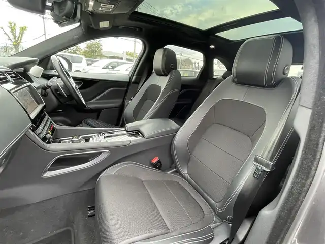 ジャガー Ｆペース R－スポーツ 福岡県 2018(平30)年 4.2万km ガンＭ 純正ナビ(フルセグTV/CD/DVD/BT)/サンルーフ/全方位カメラ/パドルシフト/クルーズコントロール/電動リアゲート/シートヒーター/２列目シートヒーター/前後ドラレコ/ハンドルヒーター/アイドリングストップ/プッシュスタート