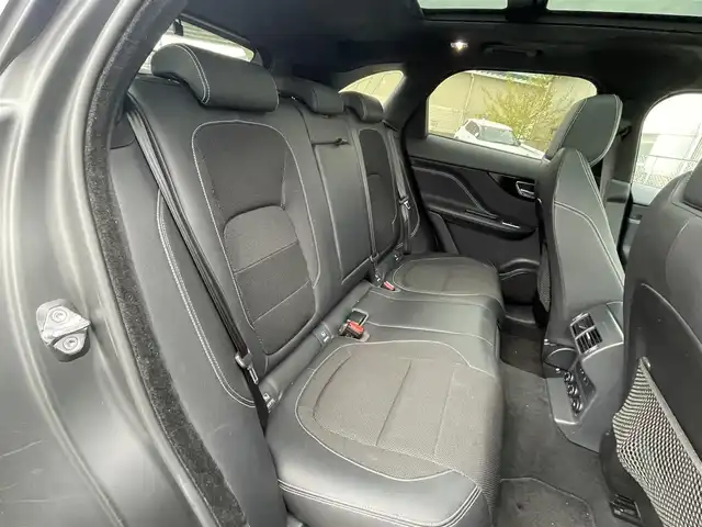 ジャガー Ｆペース R－スポーツ 福岡県 2018(平30)年 4.2万km ガンＭ 純正ナビ(フルセグTV/CD/DVD/BT)/サンルーフ/全方位カメラ/パドルシフト/クルーズコントロール/電動リアゲート/シートヒーター/２列目シートヒーター/前後ドラレコ/ハンドルヒーター/アイドリングストップ/プッシュスタート