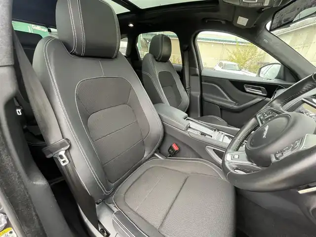 ジャガー Ｆペース R－スポーツ 福岡県 2018(平30)年 4.2万km ガンＭ 純正ナビ(フルセグTV/CD/DVD/BT)/サンルーフ/全方位カメラ/パドルシフト/クルーズコントロール/電動リアゲート/シートヒーター/２列目シートヒーター/前後ドラレコ/ハンドルヒーター/アイドリングストップ/プッシュスタート