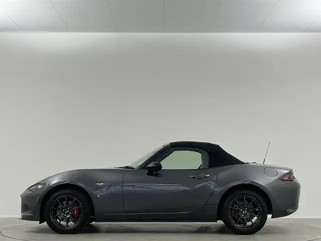 マツダ ロードスター S レザーパッケージ 埼玉県 2021(令3)年 1.4万km マシーングレープレミアムM ホワイトレザー　ＲＡＹＳ１６インチアルミホイール　純正ナビ　クルコン　衝突軽減　ＢＴ　ＣＤ　ＤＶＤ　バックカメラ　ブレンボキャリバー　レーンアシスト　オートハイビーム　ＥＴＣ　両席シートヒーター